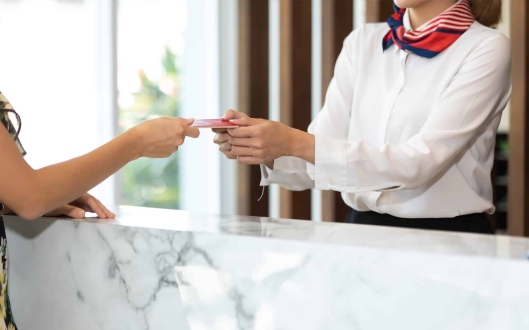 receptionists-working-at-a-reception-desk